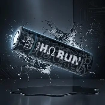 H Μπαταρία Hohm Run με φόντο νερό και τεχνολογία